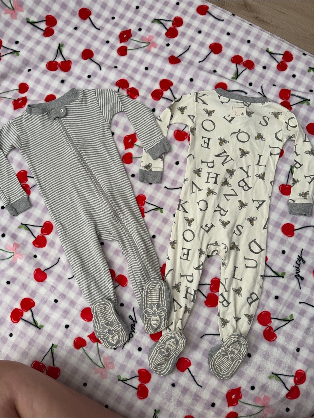 2-Pc Like New Burts Bee’s Baby Sleepers Size 12M Unisex